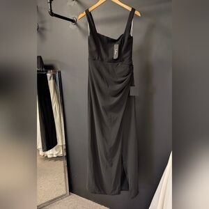 Lulu's Elegant Black Strapless Gown